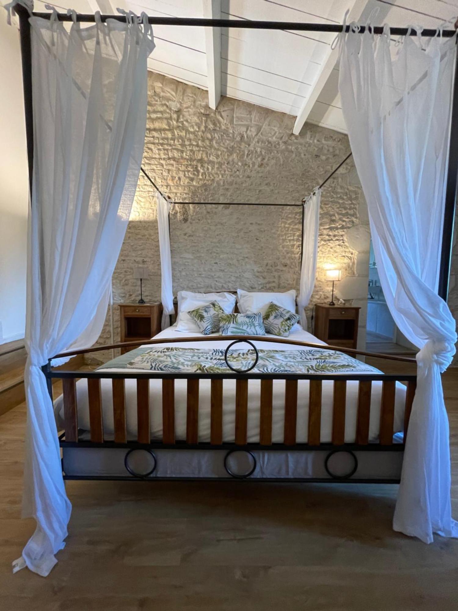 Dompierre-sur-Mer Logis Saint Leonard B&B 외부 사진