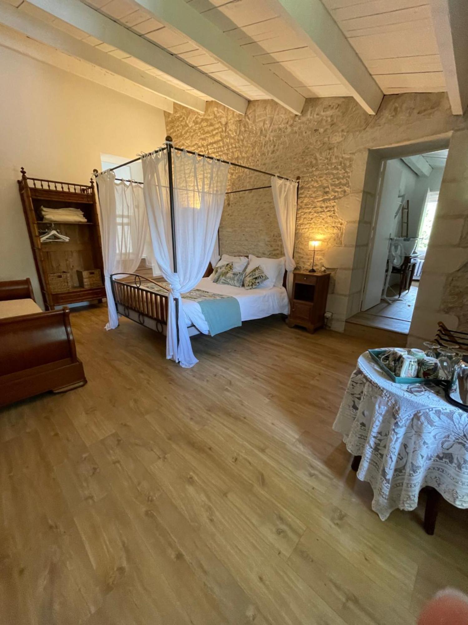Dompierre-sur-Mer Logis Saint Leonard B&B 외부 사진